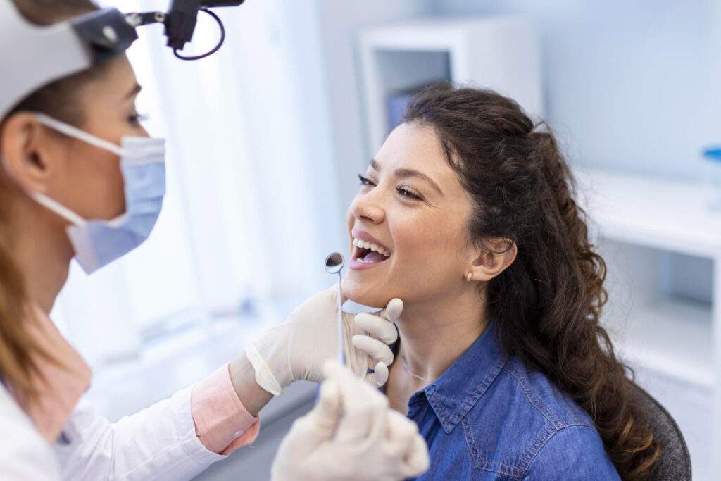 Rehabilitación oral: cómo recuperar función, mordida y estética cuando hay varias piezas dañadas